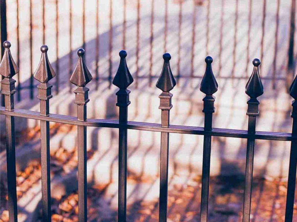 Aluminum Finial with Ball Top Fence