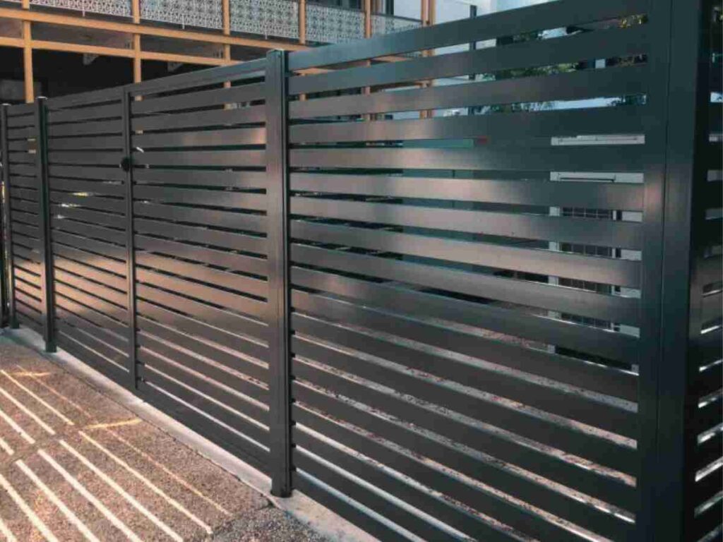 Aluminum Horizontal Slat Fence